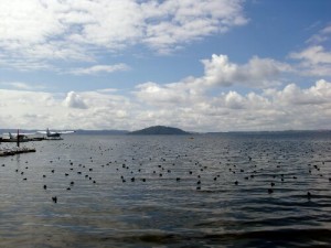 le lac dans le cratère